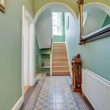 Victorian House City Centre *